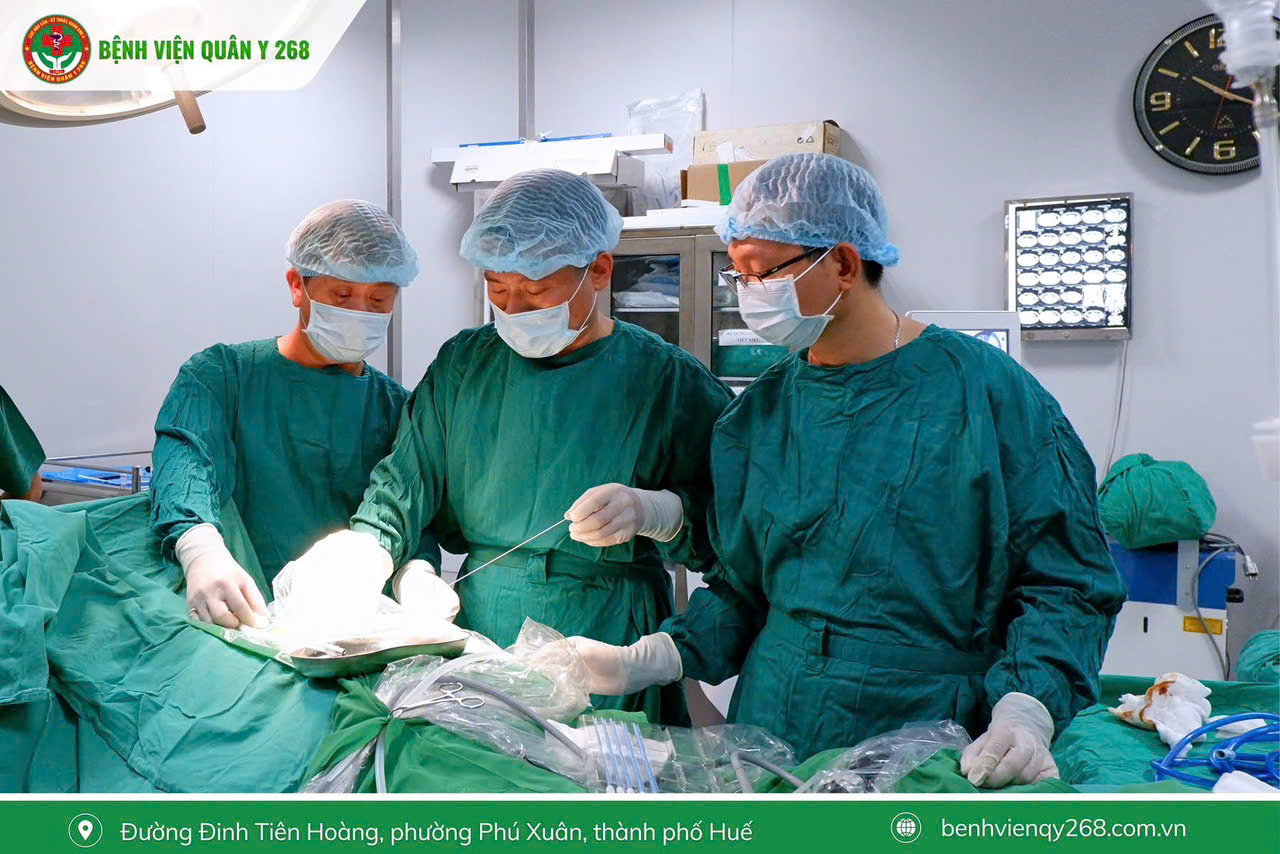BỆNH VIỆN QUÂN Y 268 TÁN SỎI THẬN QUA DA CHO NHIỀU BỆNH NHÂN